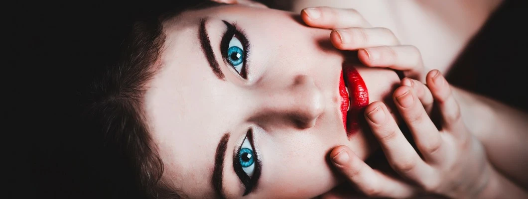 Kako z naravnimi izdelki očistimo kožo na obrazu