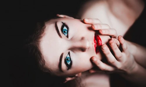 Kako z naravnimi izdelki očistimo kožo na obrazu