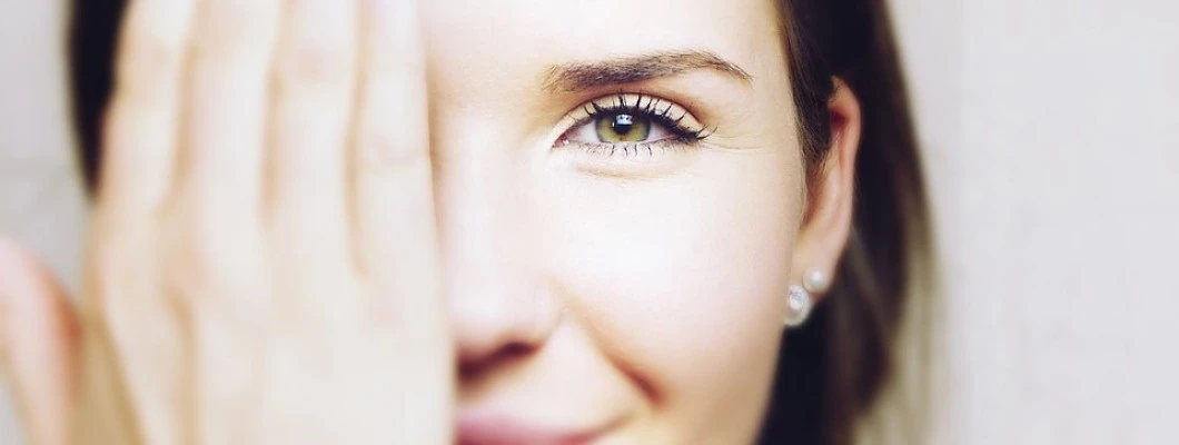 Kako učinkovito odpraviti ogrce: Nasveti in triki za čisto kožo