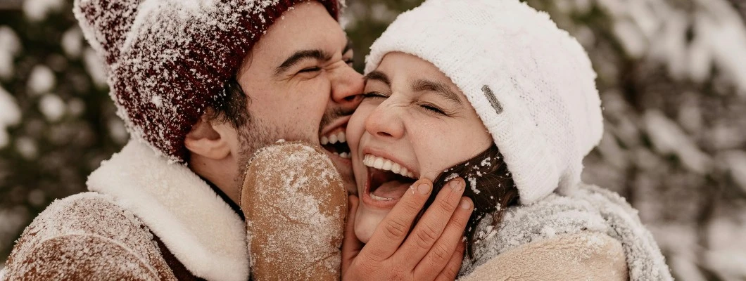 Kako zaščititi kožo pozimi: Nasveti za nego med mrazom in suhim zrakom