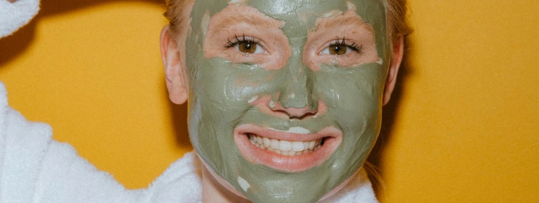 Maska iz svežega peteršilja in gline