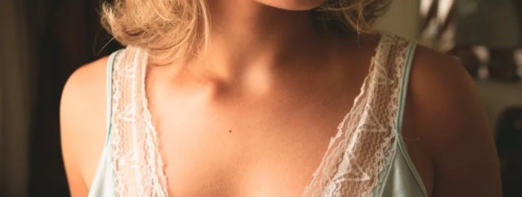 Posebna nega vratu – pogosto spregledan korak do mladostnega videza