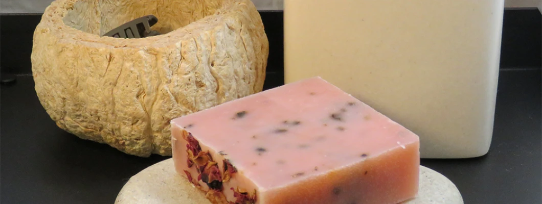 Naravno milo: 5 ključnih razlogov, zakaj izbrati milo za občutljivo kožo